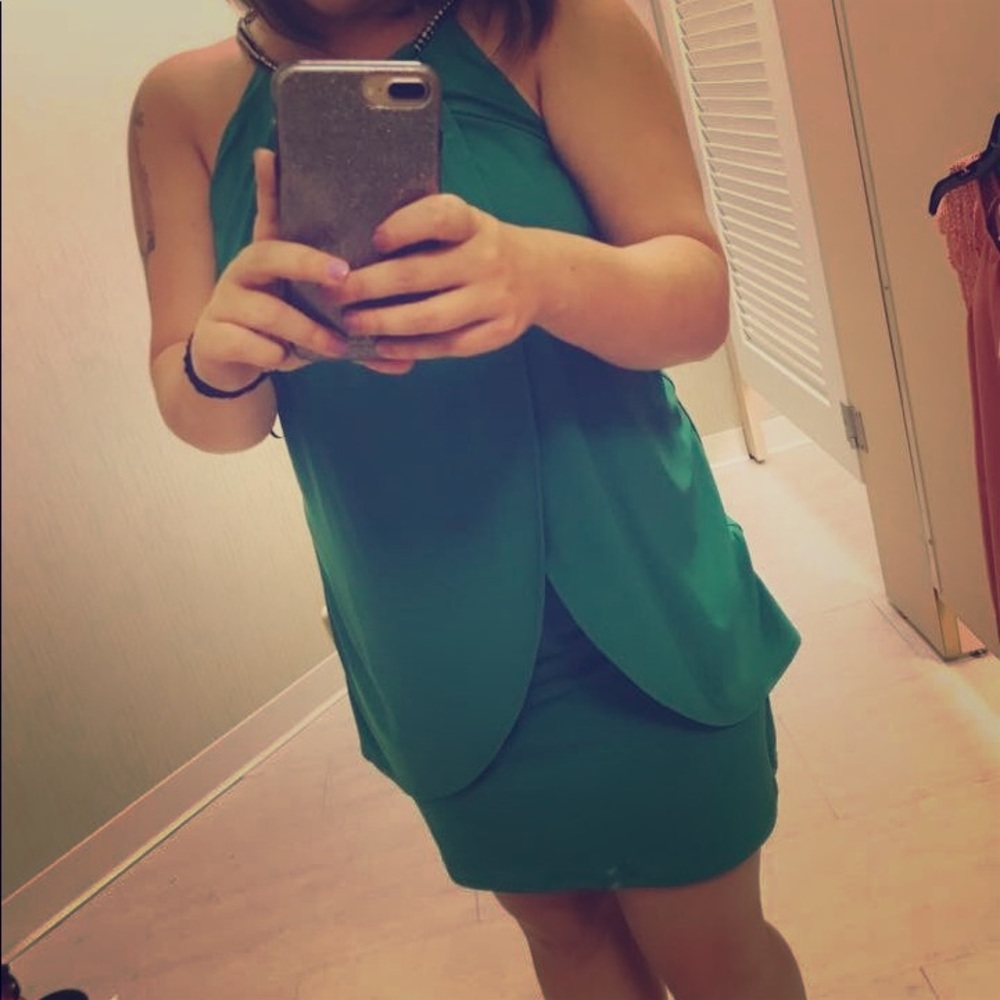 Green dress gorgeous!